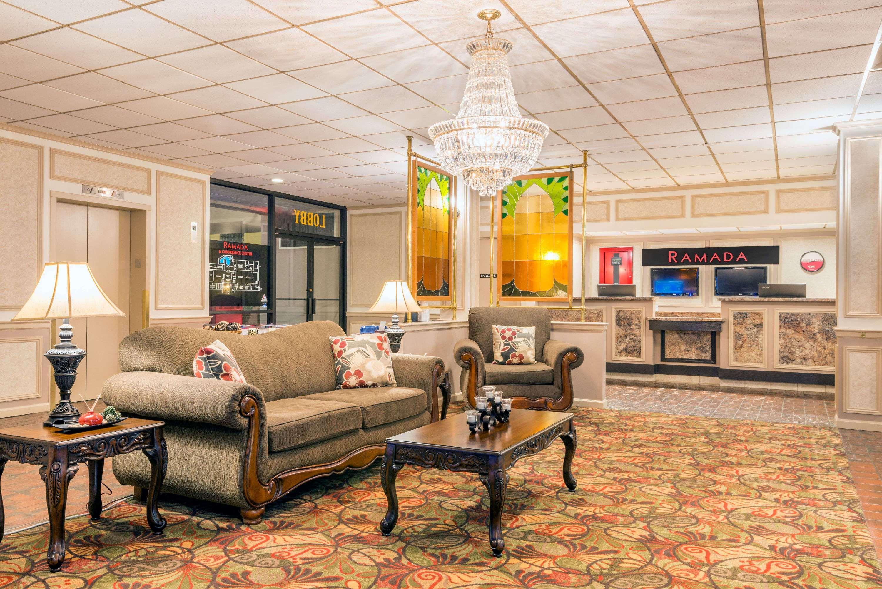 Ramada By Wyndham Paintsville Hotel & Conference Center Exterior foto
