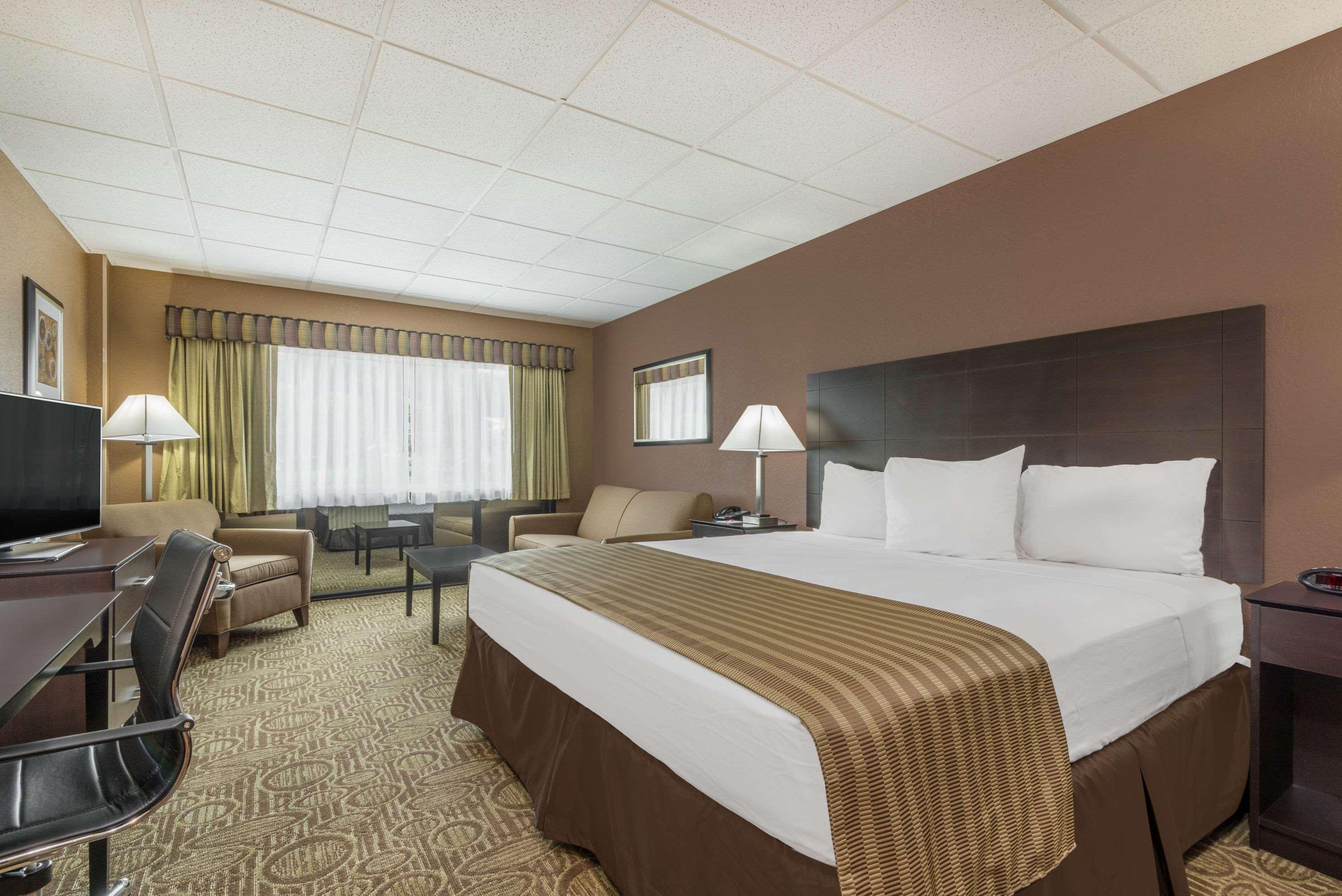 Ramada By Wyndham Paintsville Hotel & Conference Center Exterior foto