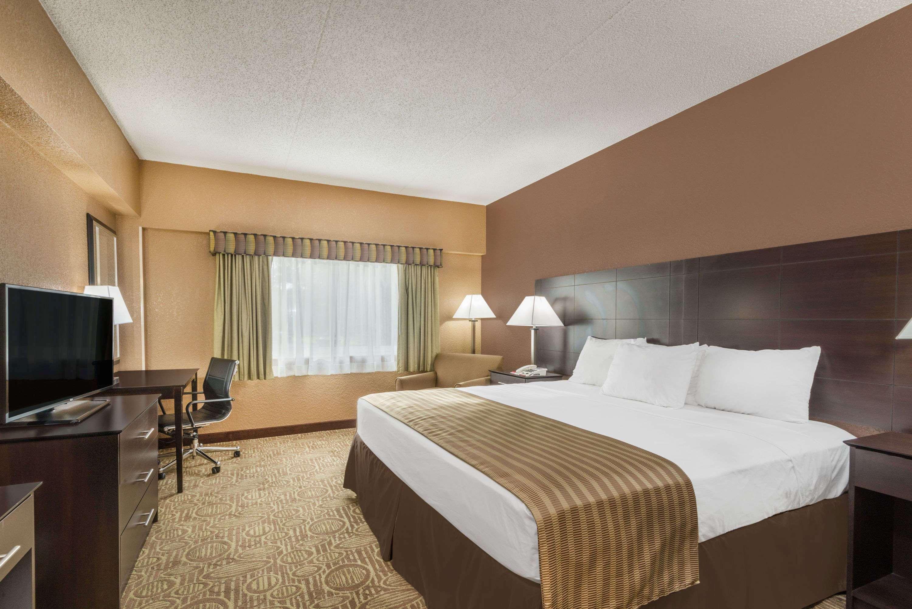 Ramada By Wyndham Paintsville Hotel & Conference Center Exterior foto