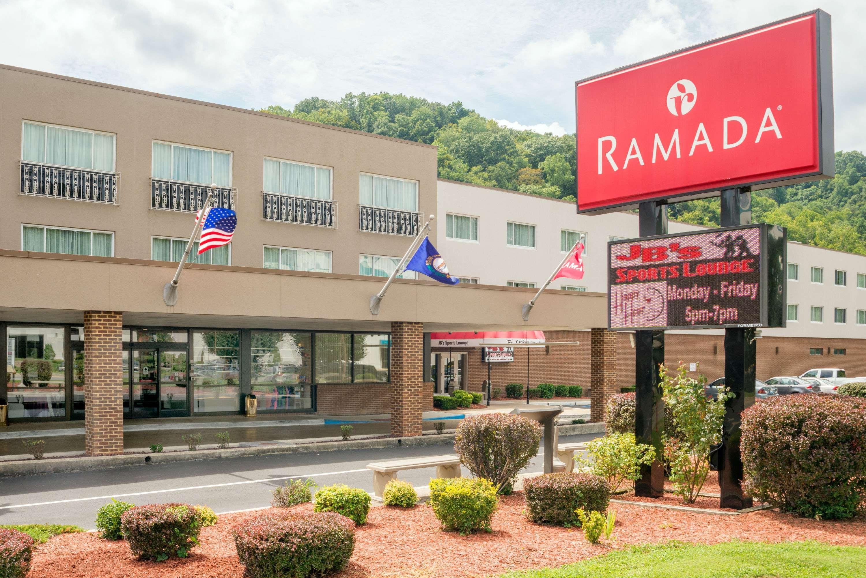 Ramada By Wyndham Paintsville Hotel & Conference Center Exterior foto